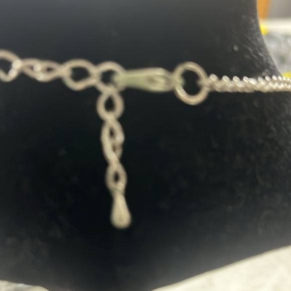 Beautiful necklace - Picture 2 of 3